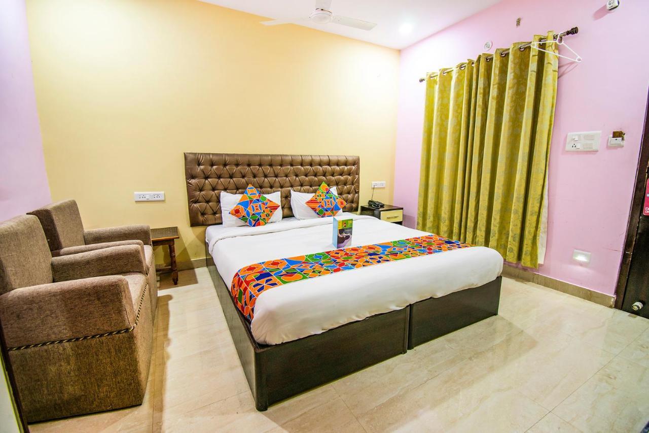 Hotel Sarweshwary Varanasi Exterior foto